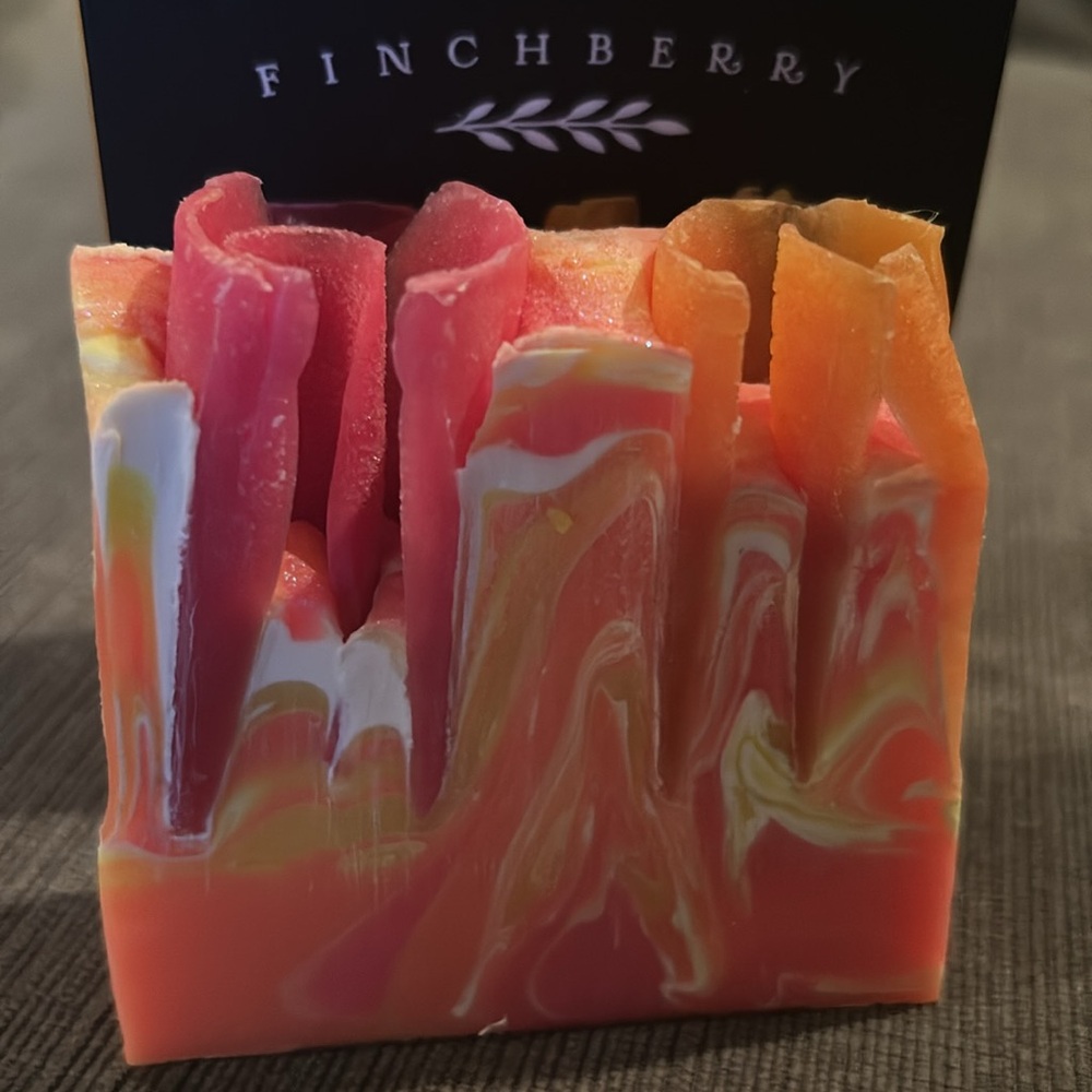 Finchberry main squeeze Orange & Lemon Soap Bar 
4.5oz